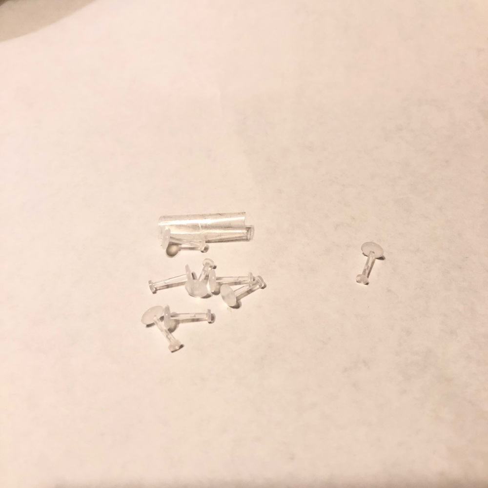 Retainers (clear) plastic - Picture 3 of 3